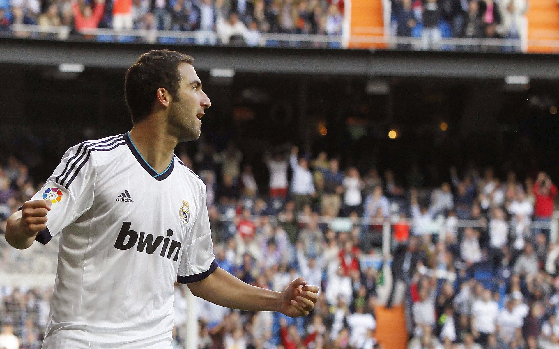 生涯之夜与意外碾压,莫德里奇的传奇与几内亚足球的启示