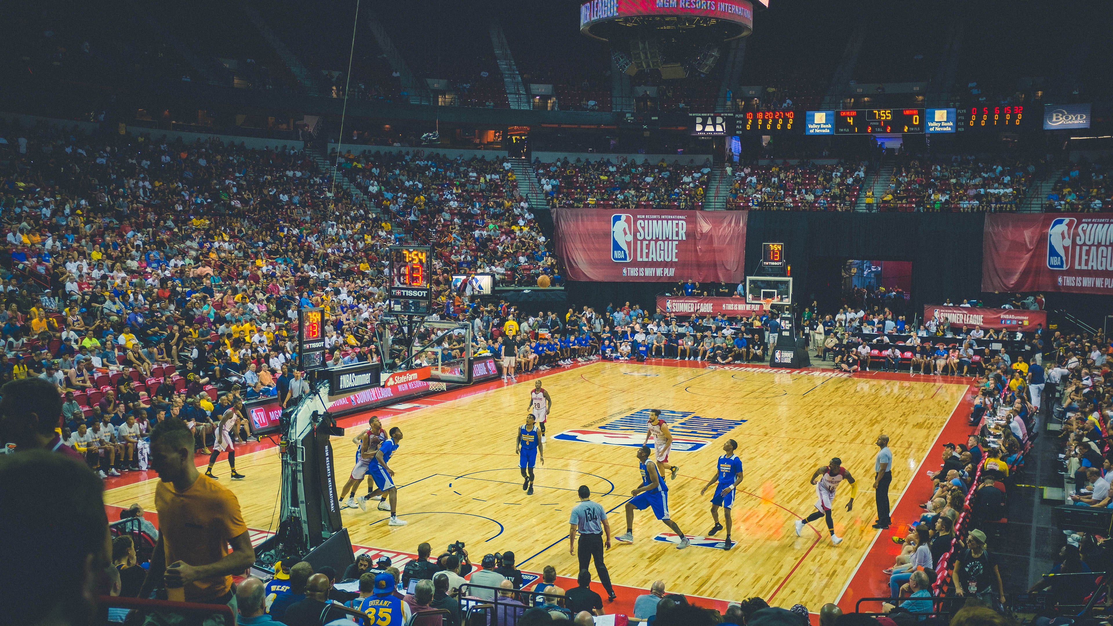 莫兰特关键一击定乾坤,山西队提前终结雄鹿悬念