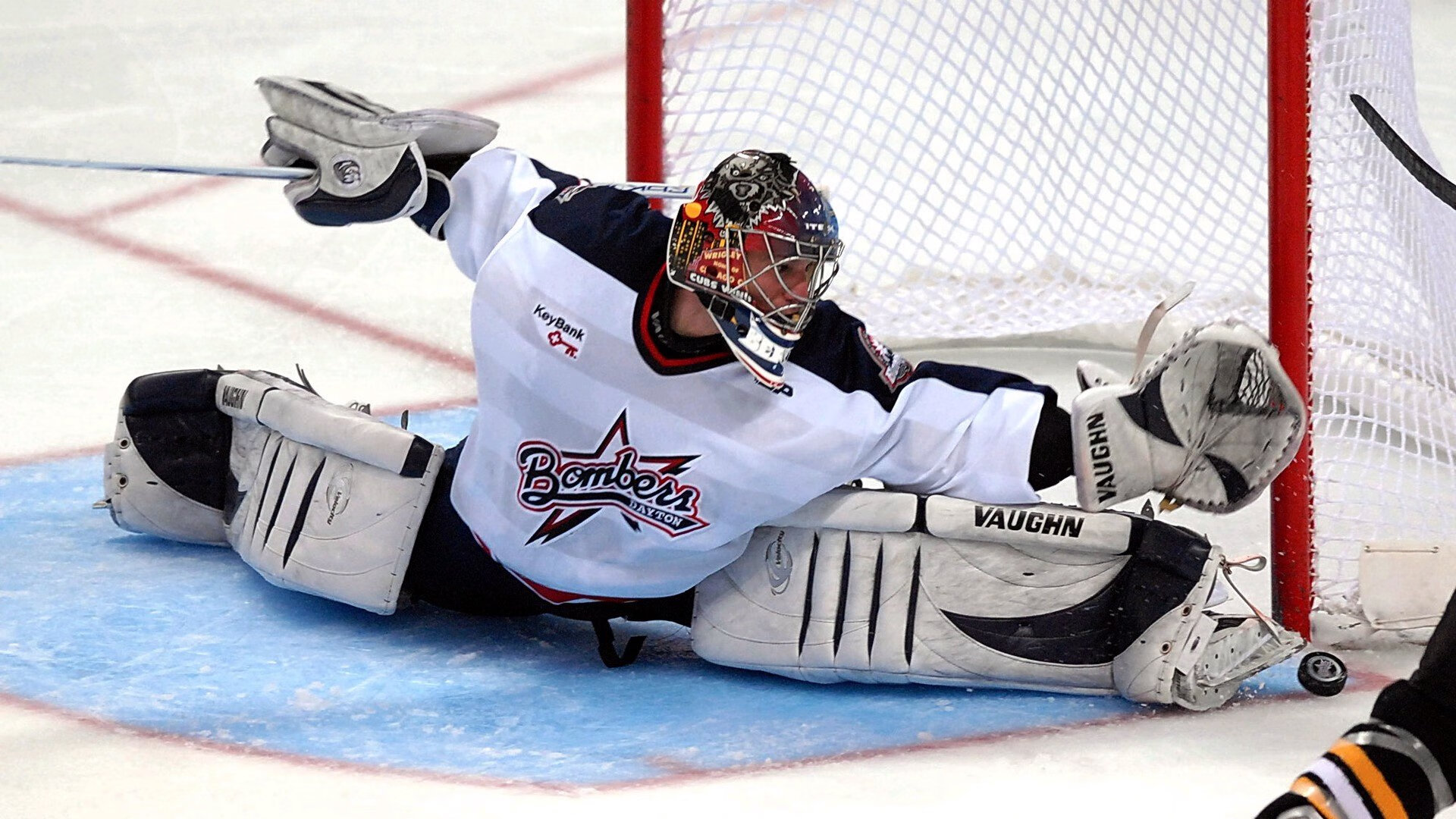 活塞正面击溃魔术，米切尔成为关键先生